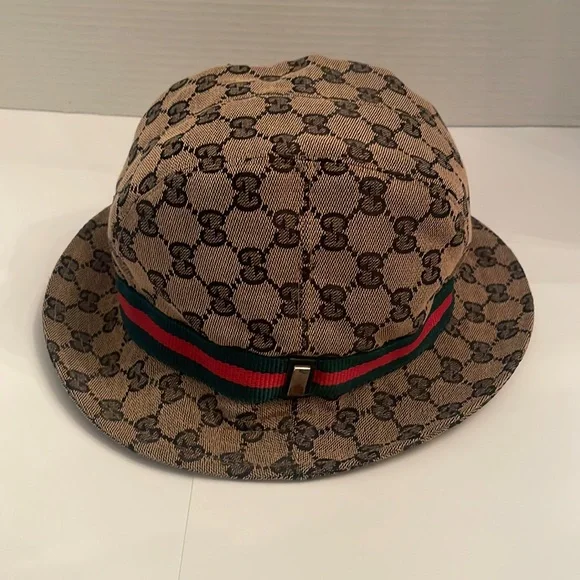 Autnentic Gucci unisex bucket hat 1990’s. Excellent condition. Statement piece. Gucci  main image 3
